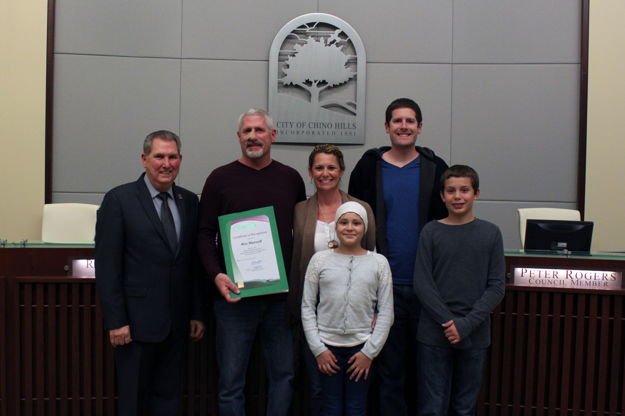 Holiday Home Decorating Winners for the Most Energy Efficient Display - The Maxwell Family 